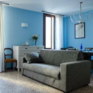 Azzurro Two Bathrooms Venice