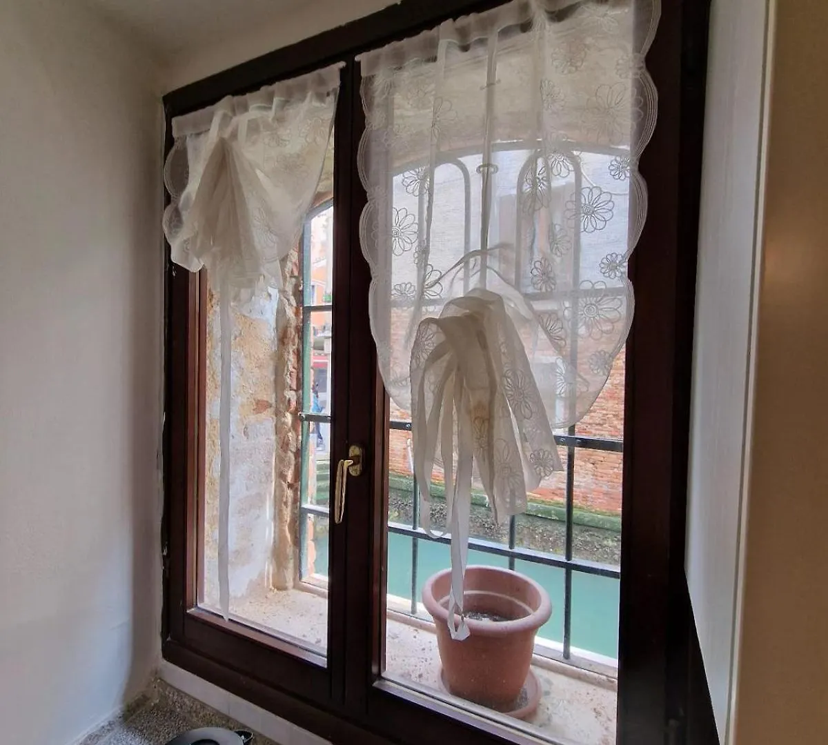 Canal Views Venice Apartment
